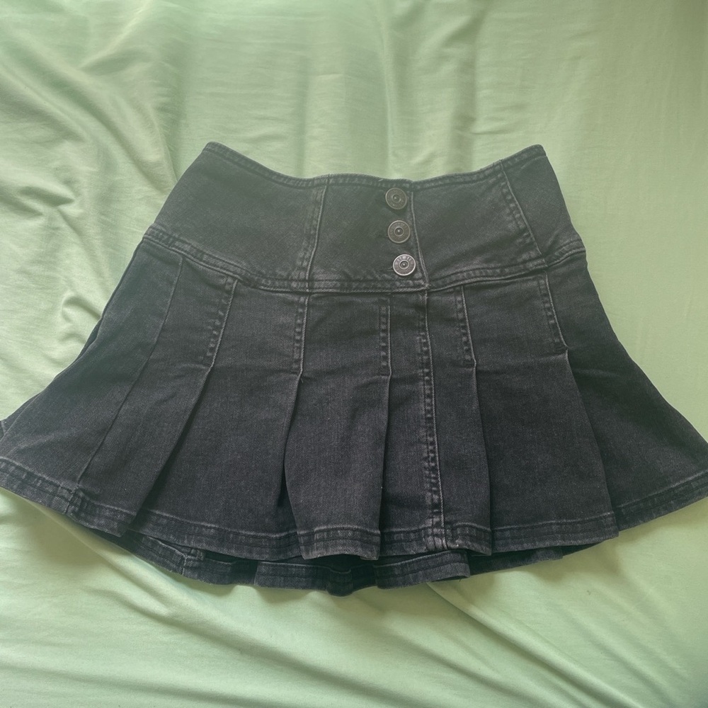 SUPER CUTE urban outfitters mini skirt